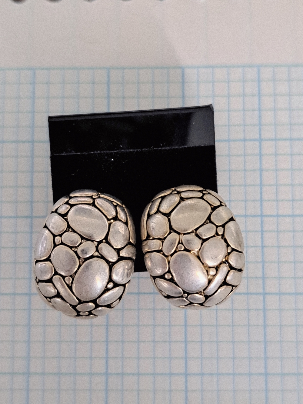 Silver-Tone Pebble Pattern Quality Safety Pierced Earrings - Women Accessories